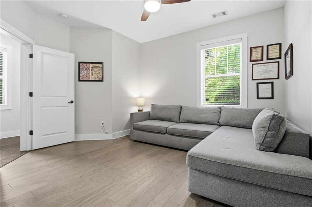 651 East Avenue NE Unit B