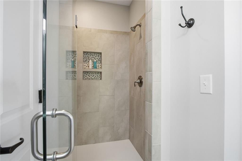 651 East Avenue NE Unit B