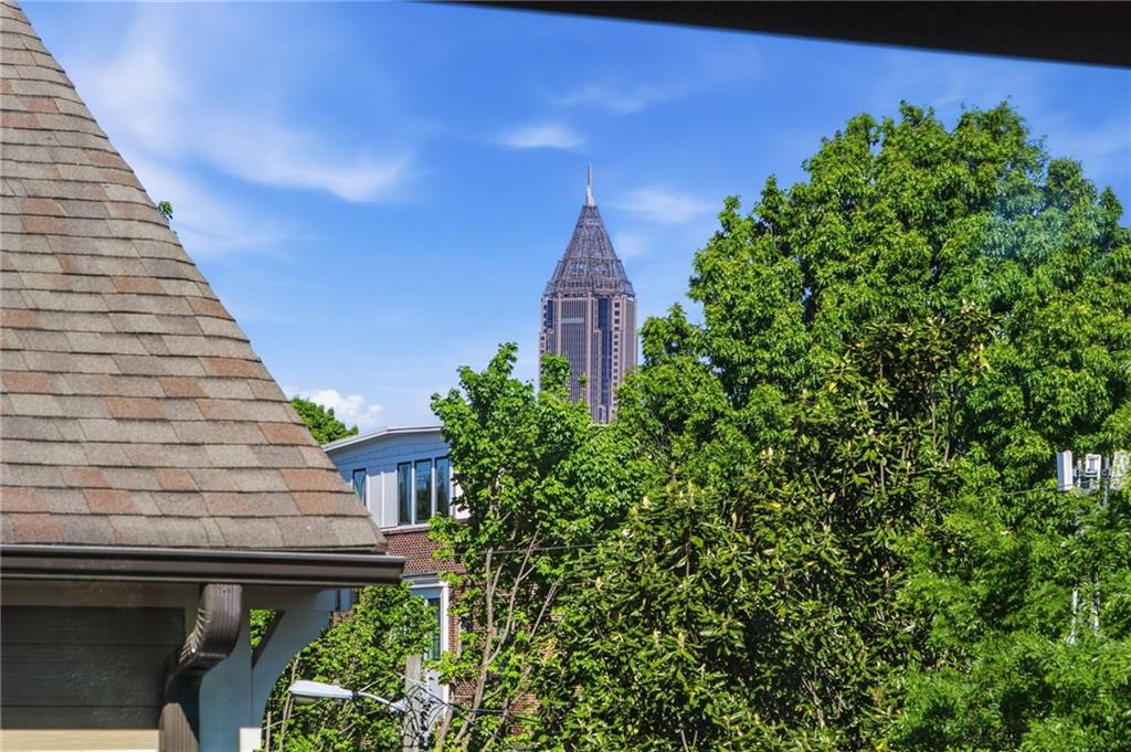 651 East Avenue NE Unit B