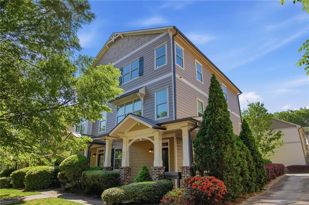 651 East Avenue NE Unit B