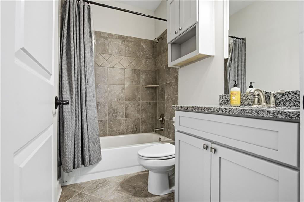 651 East Avenue NE Unit B