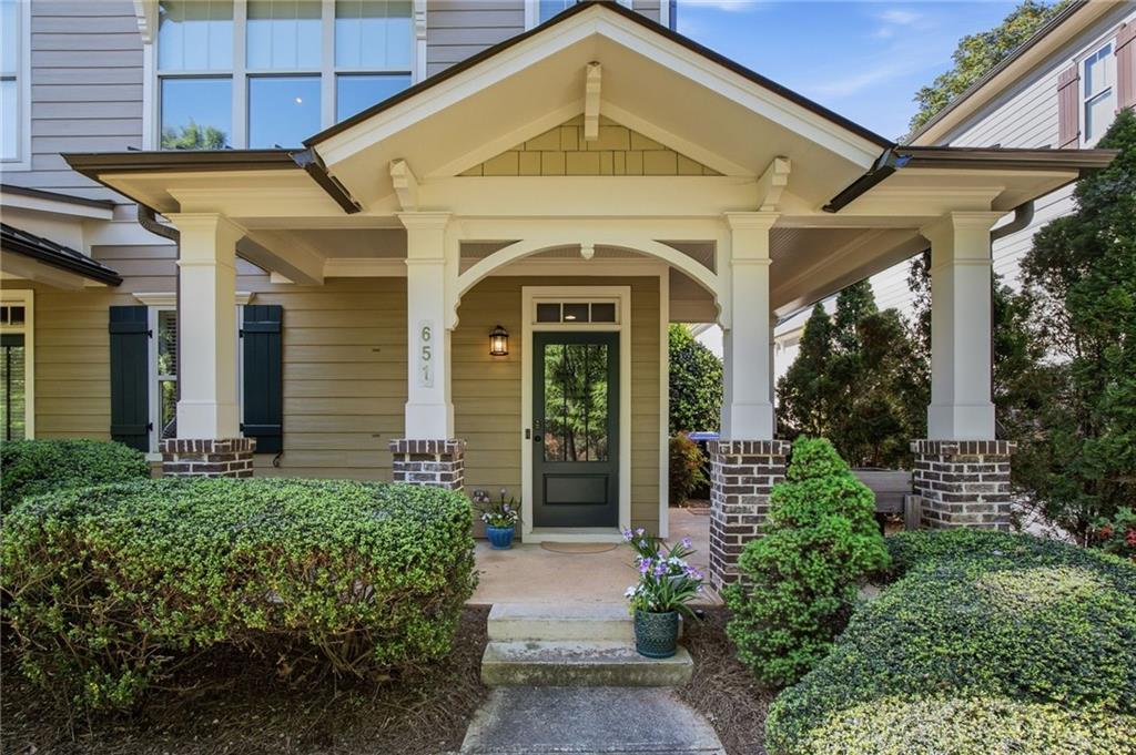 651 East Avenue NE Unit B