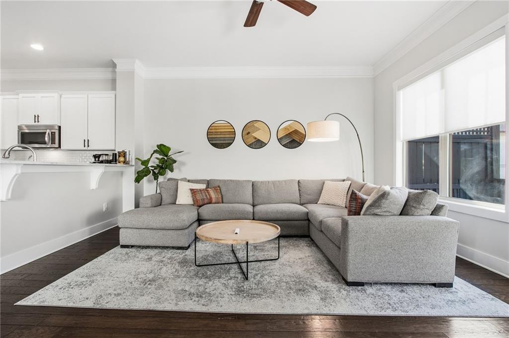 651 East Avenue NE Unit B