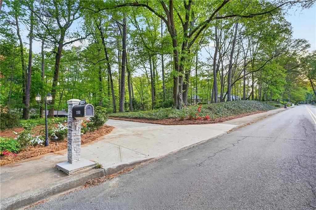 1190 W Wesley Road NW