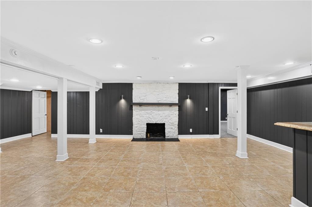 1190 W Wesley Road NW