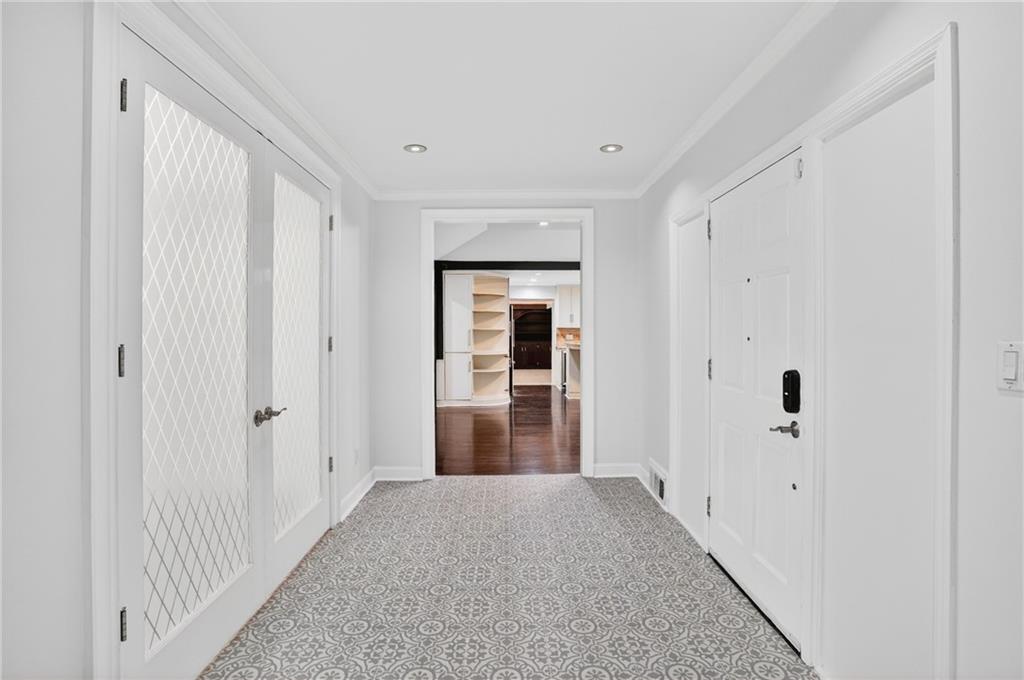 1190 W Wesley Road NW