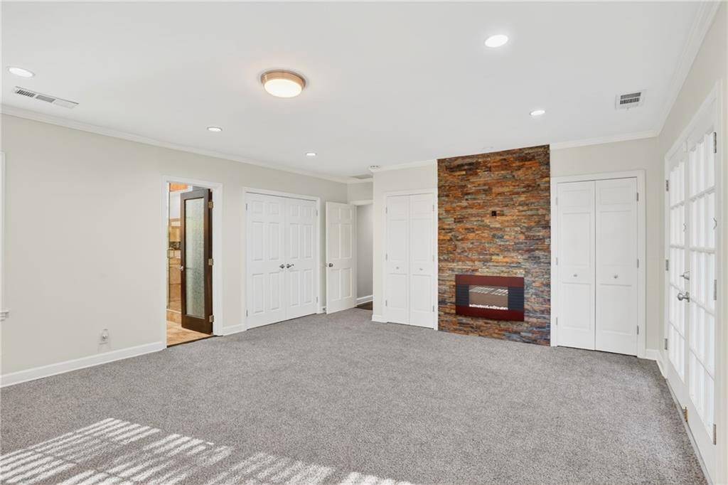 1190 W Wesley Road NW