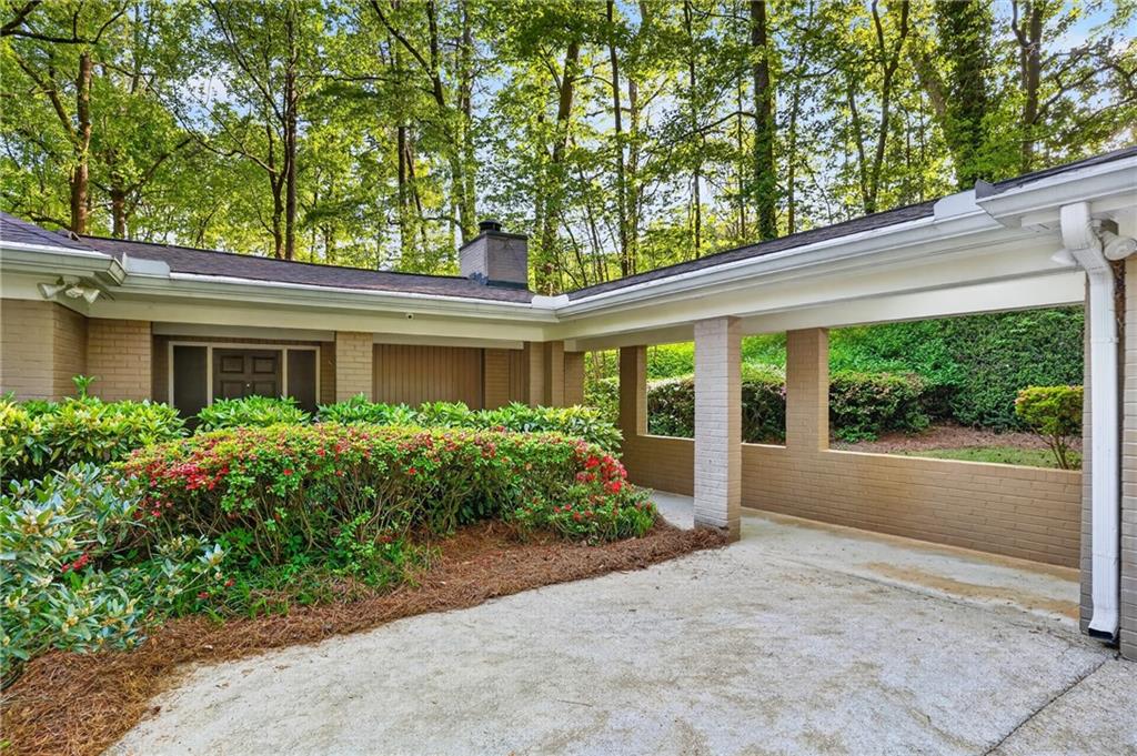 1190 W Wesley Road NW