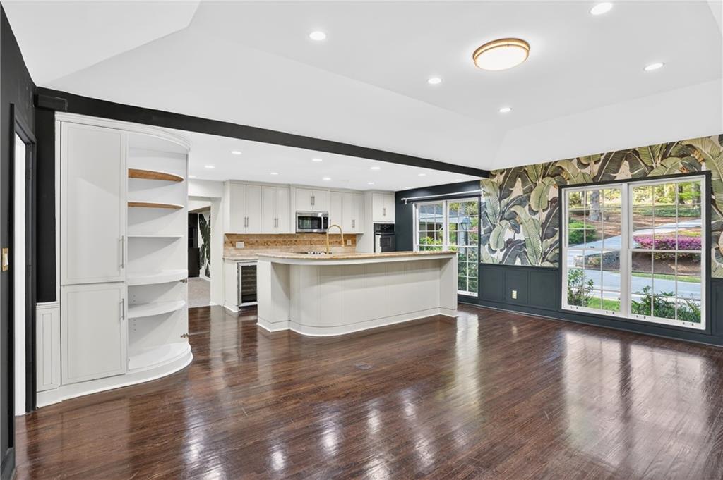 1190 W Wesley Road NW