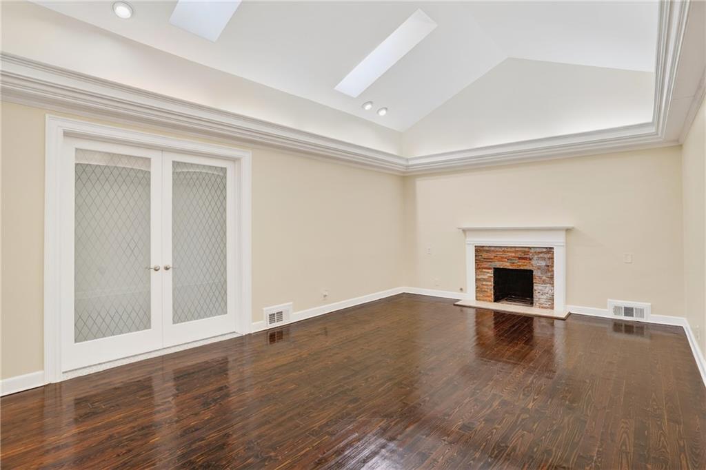 1190 W Wesley Road NW