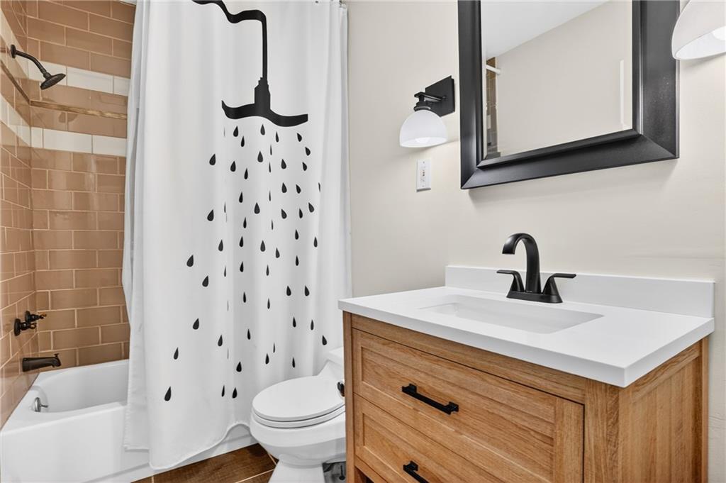 1190 W Wesley Road NW