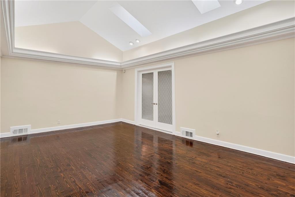 1190 W Wesley Road NW