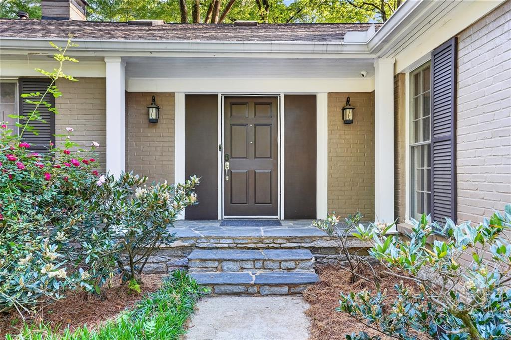 1190 W Wesley Road NW