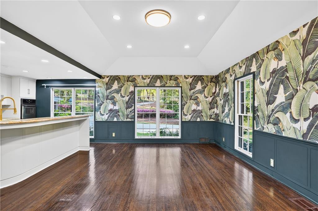 1190 W Wesley Road NW