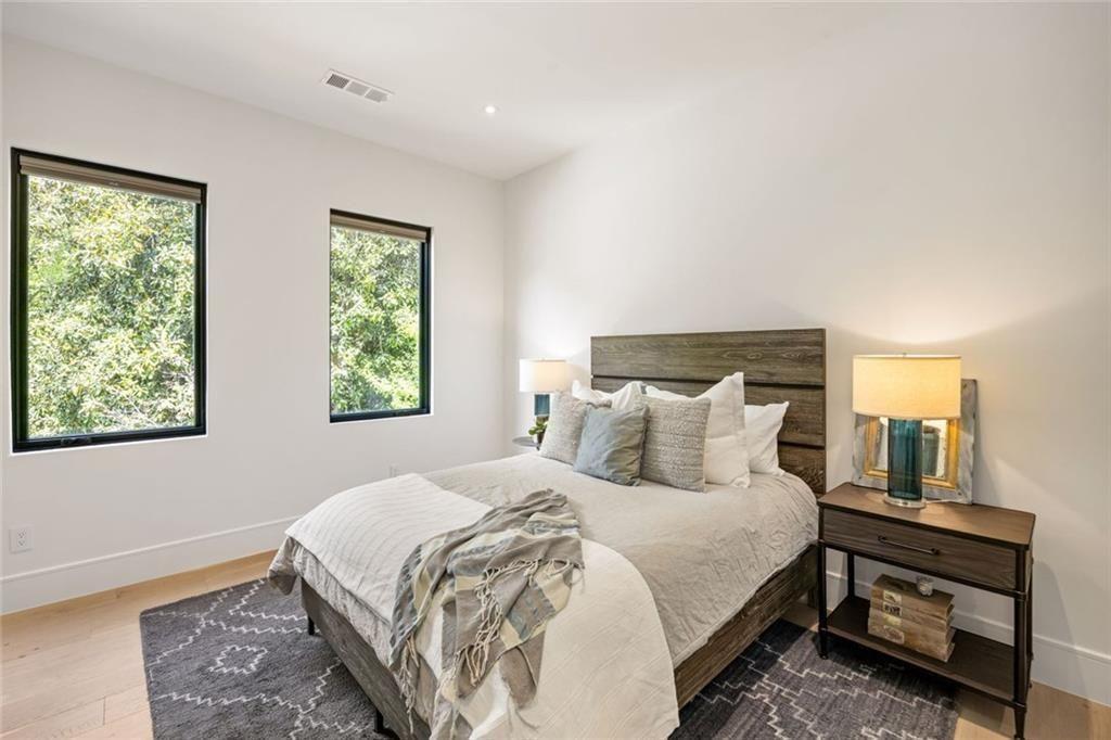 17 Interlochen NE