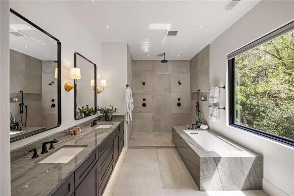 17 Interlochen NE