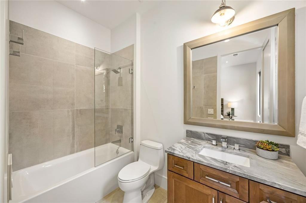 17 Interlochen NE