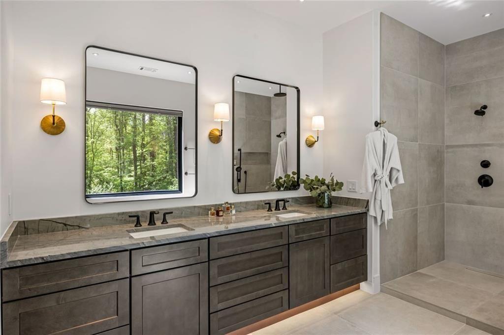 17 Interlochen NE