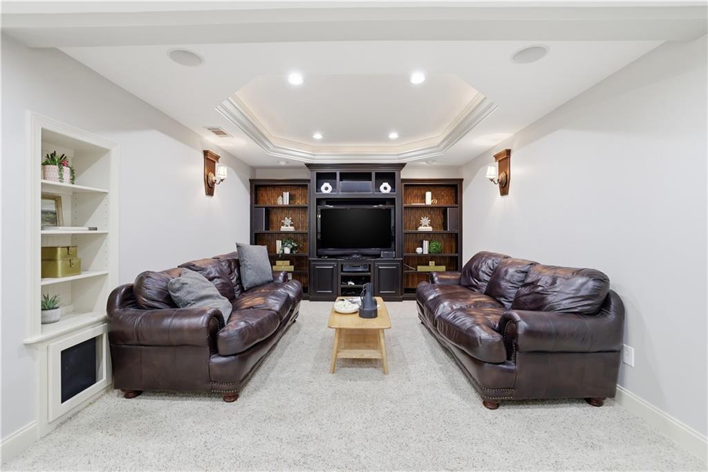 2340 Gladstone Place