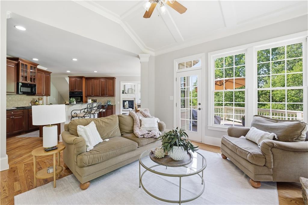 2340 Gladstone Place