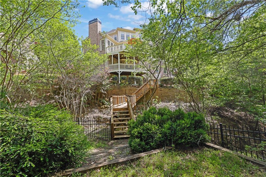 2340 Gladstone Place