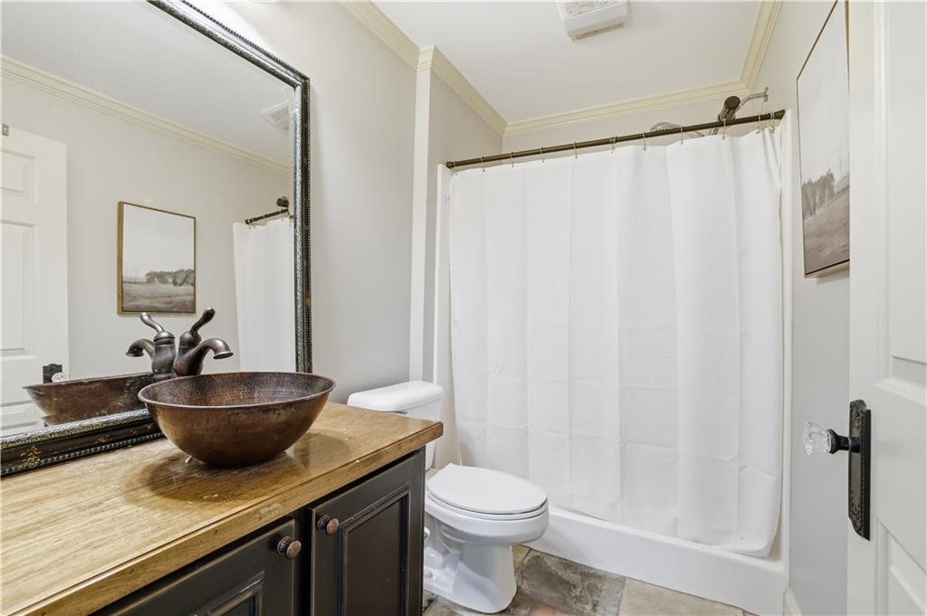 2340 Gladstone Place