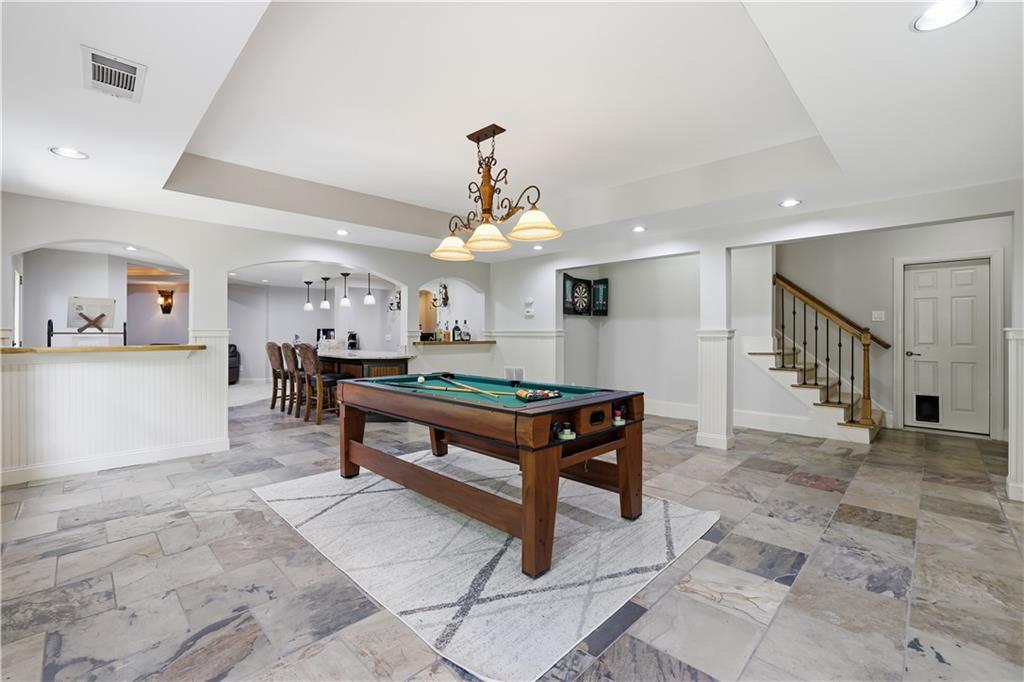 2340 Gladstone Place