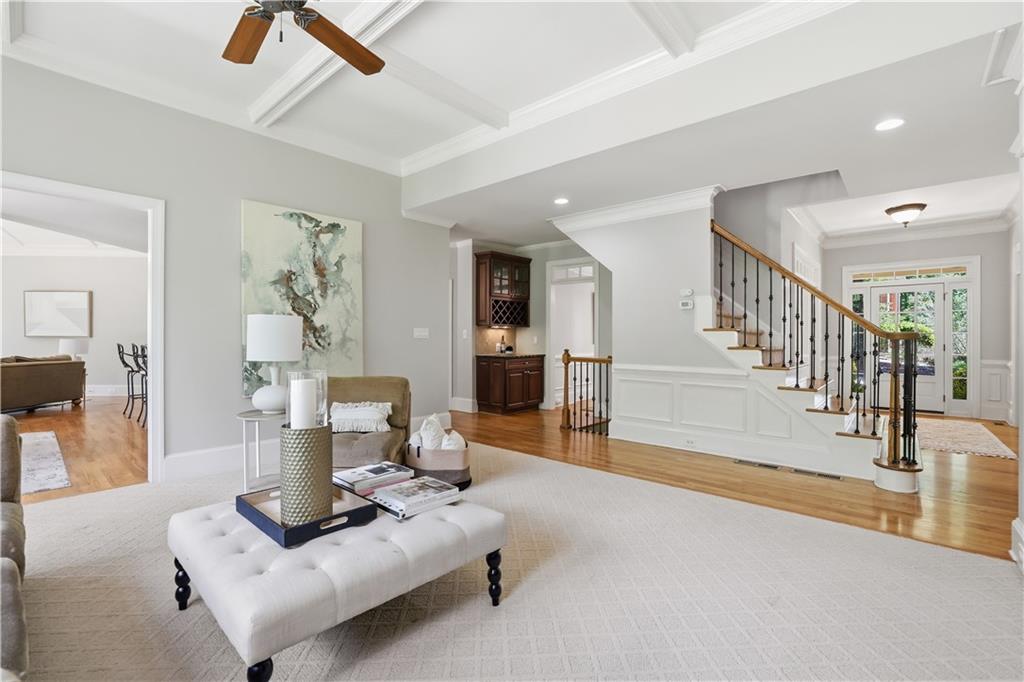 2340 Gladstone Place