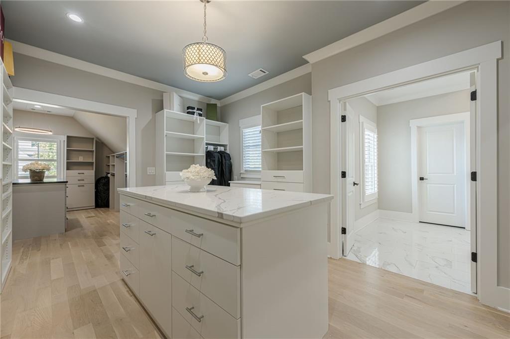 730 Summit Terrace NE