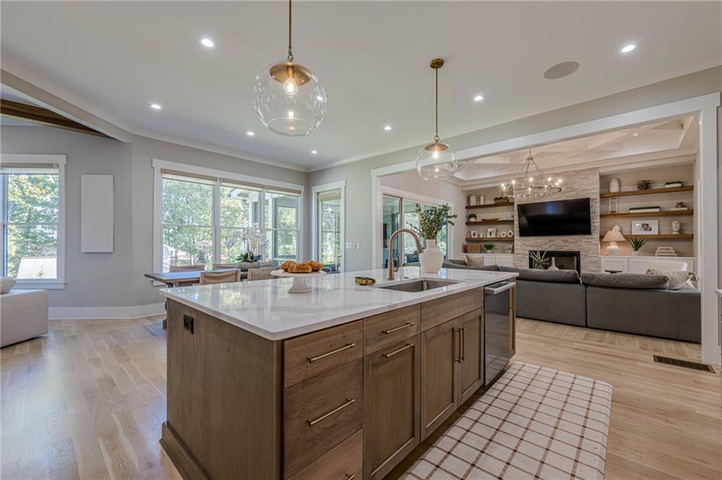 730 Summit Terrace NE