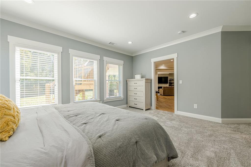 730 Summit Terrace NE