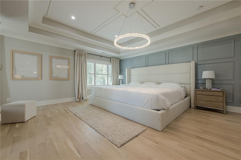 730 Summit Terrace NE