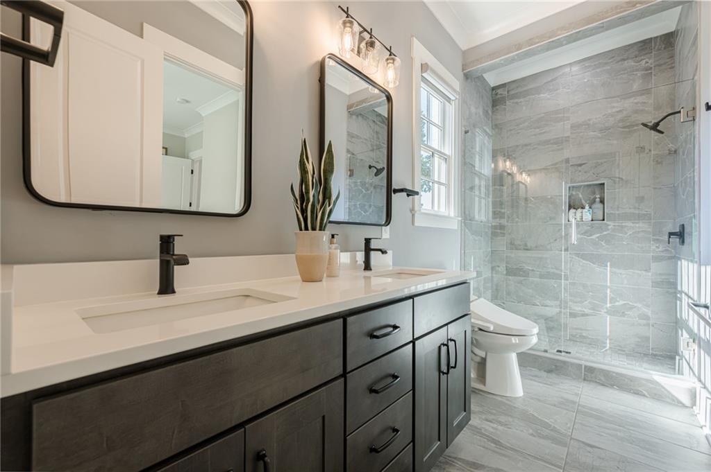 730 Summit Terrace NE