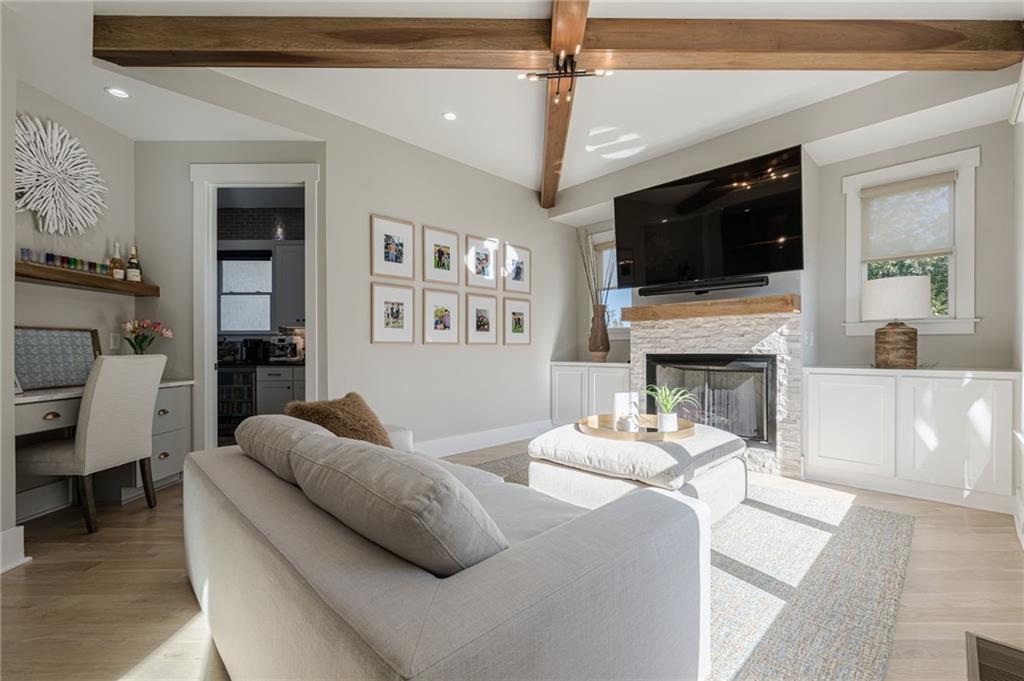 730 Summit Terrace NE