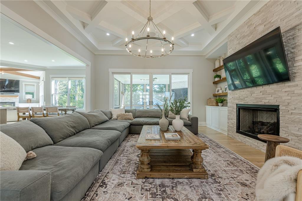 730 Summit Terrace NE