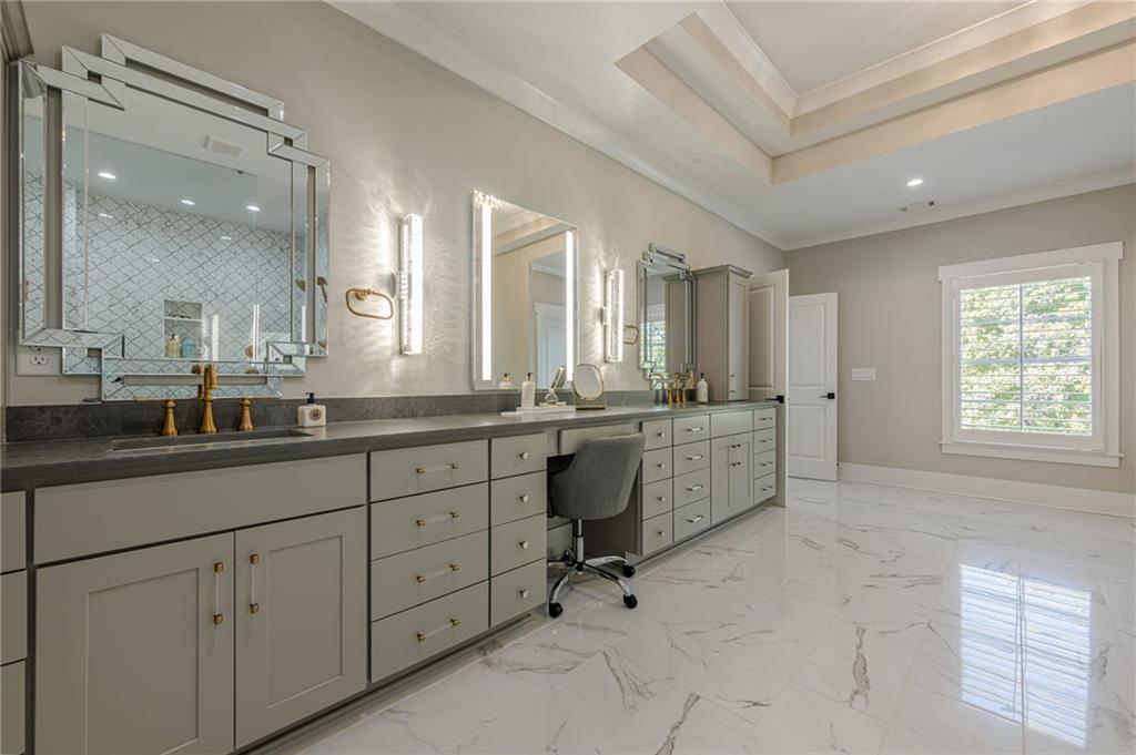 730 Summit Terrace NE