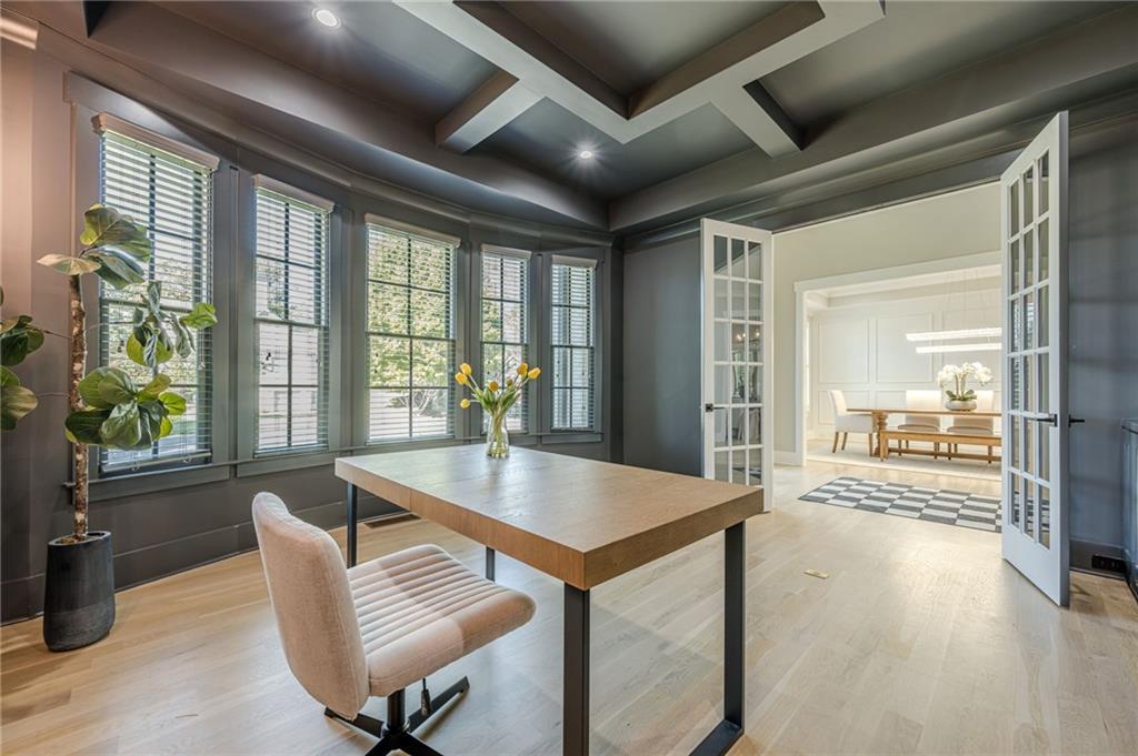 730 Summit Terrace NE