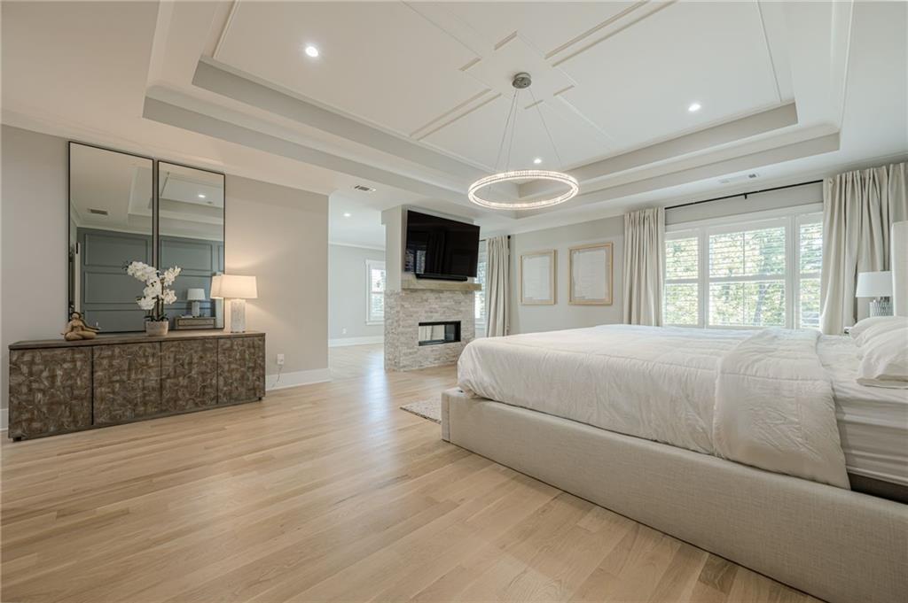 730 Summit Terrace NE