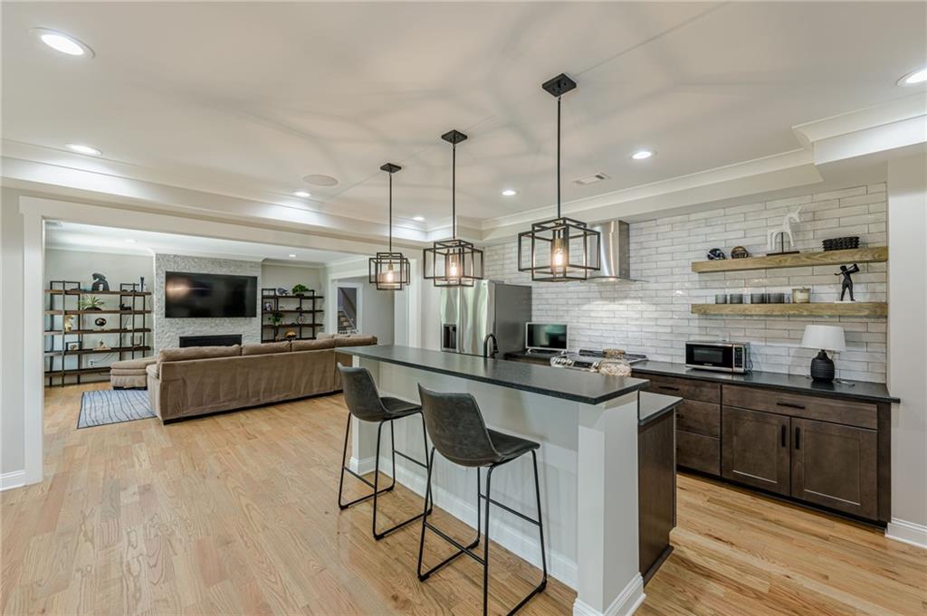 730 Summit Terrace NE