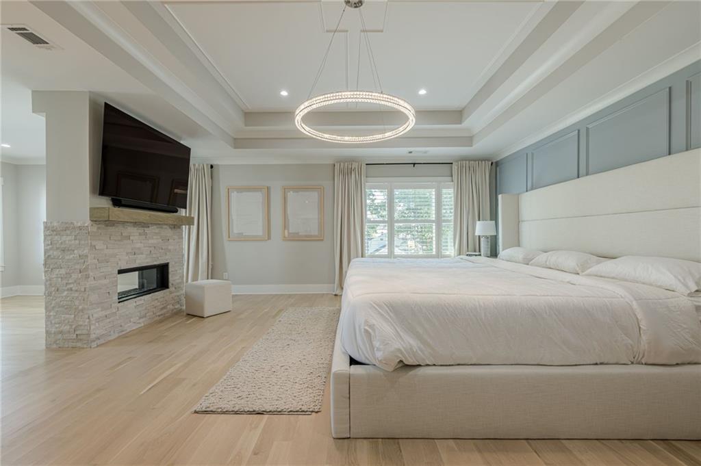 730 Summit Terrace NE