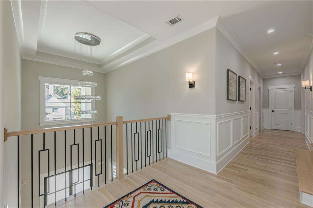 730 Summit Terrace NE