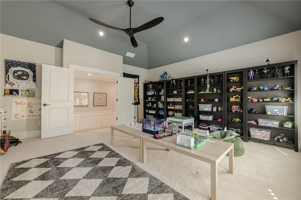 730 Summit Terrace NE