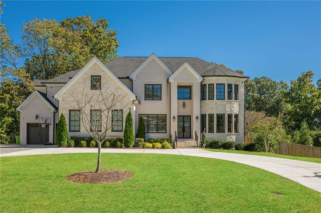 730 Summit Terrace NE