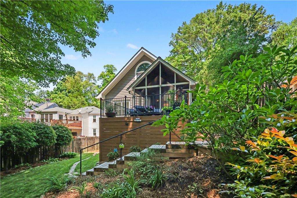 827 Highland Terrace NE