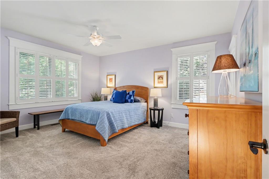 827 Highland Terrace NE