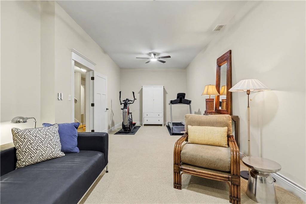 827 Highland Terrace NE