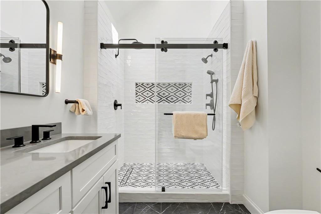 827 Highland Terrace NE