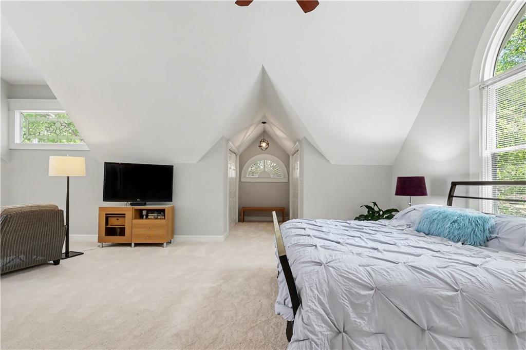 827 Highland Terrace NE