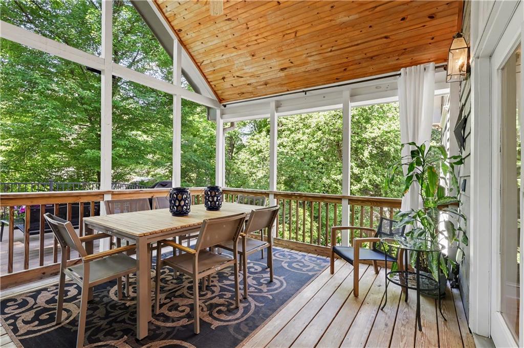 827 Highland Terrace NE