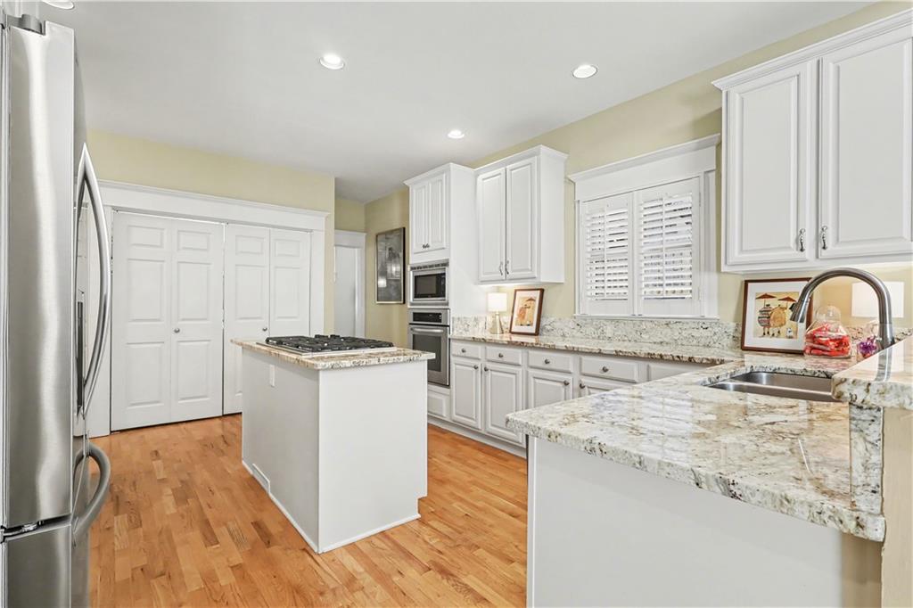 827 Highland Terrace NE